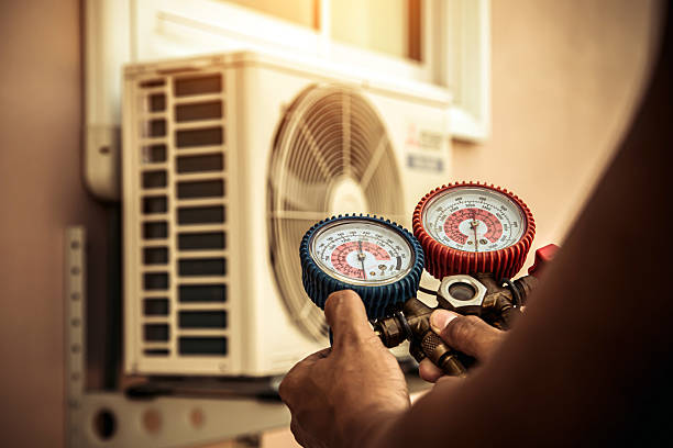 Professional Ac Installation technician working in Ludlow Falls, OH